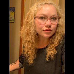 Meet your Posher, Ashley